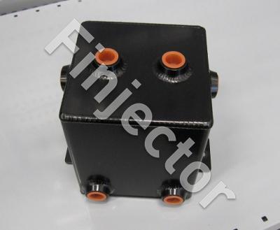 Aluminium Fuel surge tank, 2 L capacity. AN8-inlets and outlets.