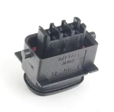 3-napainen liitinrunko BMW-sytytyspuoliin (BMW #12521724478)