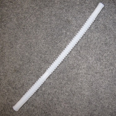Muovinen polttoaineputki tankin sisään, 280 mm,  7.5 / 9.5  mm. Sileä sisäpinta.  Yhteensopiva bensojen ja E85 kanssa (INT-PIPE-2)