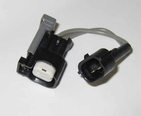 Liitinadapterijohto, tarvitaan kun suuttimessa on USCAR (EV6/-EV14) ja johtosarjassa Nippon Denso / Sumitomo tyypin liittimet