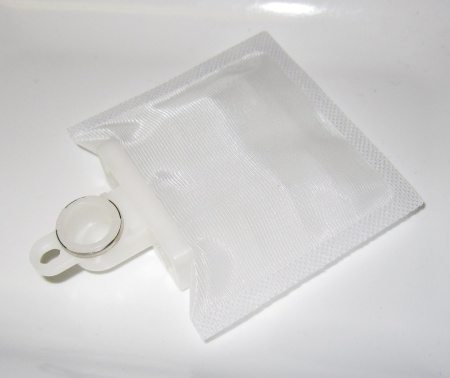 Esisuodatin polttoainepumpuille, liitännän halkaisija 11 mm. Suodatin 6 X 6.8 cm
