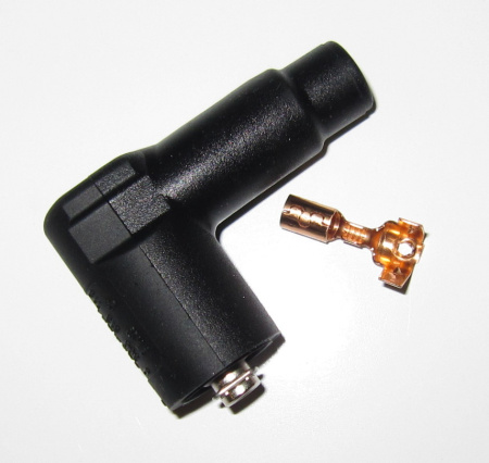 Korkeajänniteliitinsarja puolaan jossa 4 mm tappi, kulmaliitin, 1 kOhm.