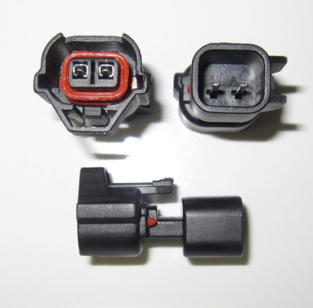Suuttimen liitinadapteri Nippon Denso (ND) --> USCAR. Vesitiivis adapteri ilman johtoja. Suuttimessa ND-liitin, johtosarjassa USCAR-tyyppi. (ND-USCAR-2)