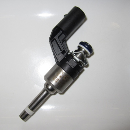 High pressure Injector, genuine VAG product. 03C906036M