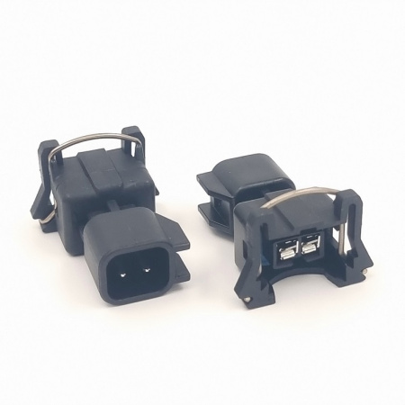 Liitinadapteri  JETRONIC ---> USCAR (USCAR-EV1). Suuttimessa Jetronic (EV1), autossa johtosarjassa USCAR-tyyppinen liitin. (JET-USCAR)